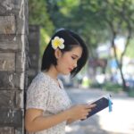 vietnamese, vietnam, asia, people, woman, girl, young, lady, asian, outdoor, happy, be, smile, beautiful, pretty, reading, thinking, learning